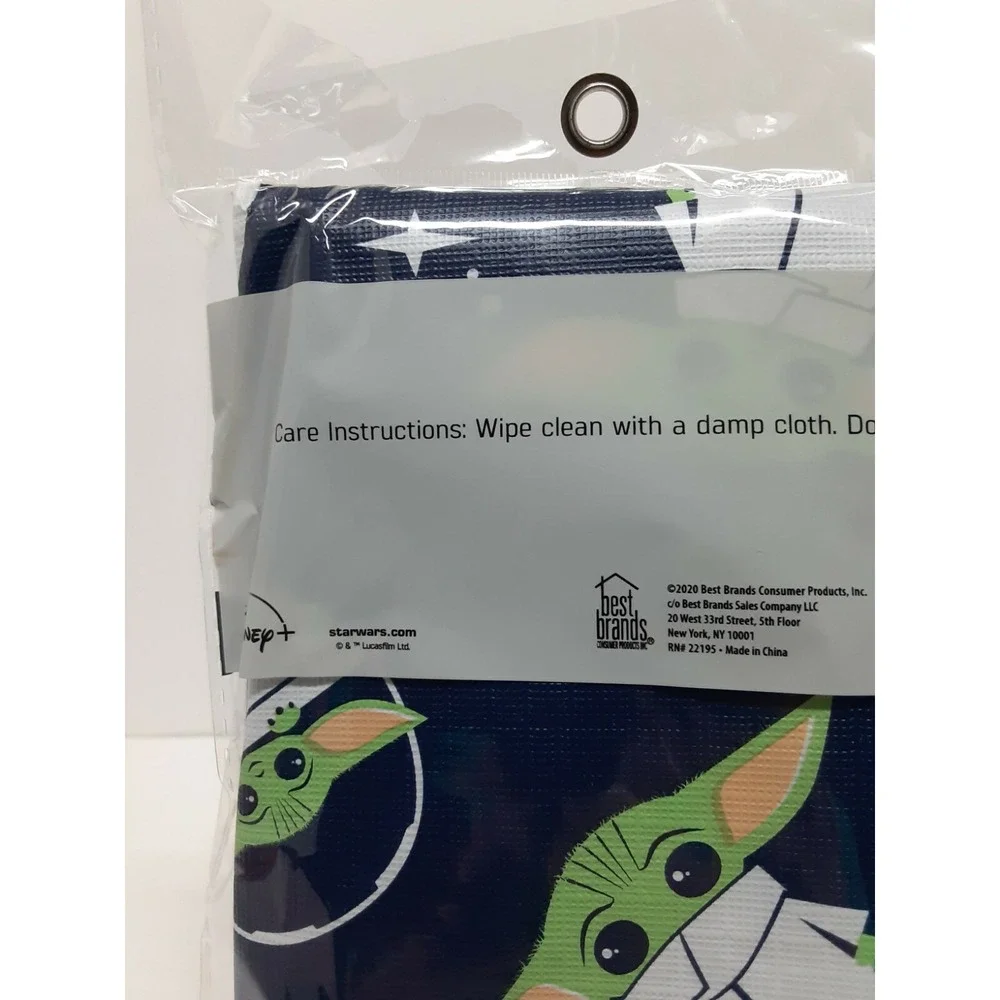 New‎ Disney Star Wars Mandalorian 52 in x 70 in (132cm x 177cm)Tablecloth